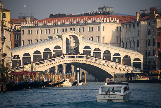 Packed Ponte di Rialto